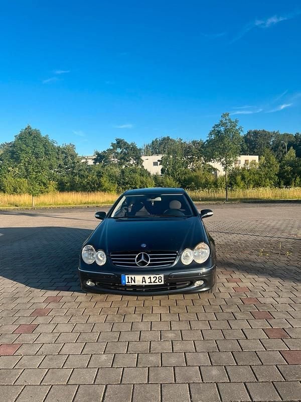 Schwarz Gebraucht 2003 Mercedes CLK200 Coupé | 2.000 € - Bild 1/4