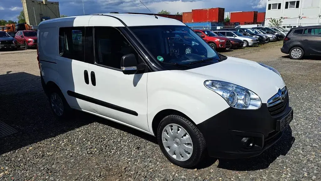 Gebraucht Opel Combo 120 PS (88 kW) 2018 Weiß Van / Kleinbus