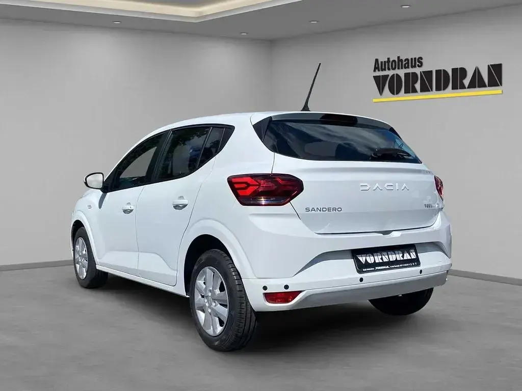 Gebraucht Dacia Sandero Expression 91 PS (66 kW) 2023 Arktisweiß Limousine
