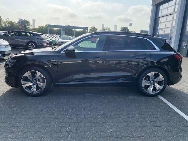 Gebraucht Audi e-tron Advanced 300 kW (408 PS) 2019 Mythosschwarz metallic SUV