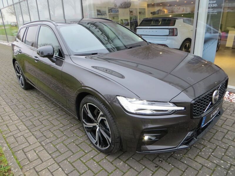 Gebraucht Volvo V60 Plus 197 PS (144 kW) 2024 Grau Kombi