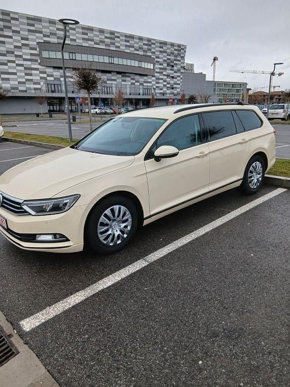 Gebraucht VW Passat 150 PS (110 kW) 2019 Beige Limousine