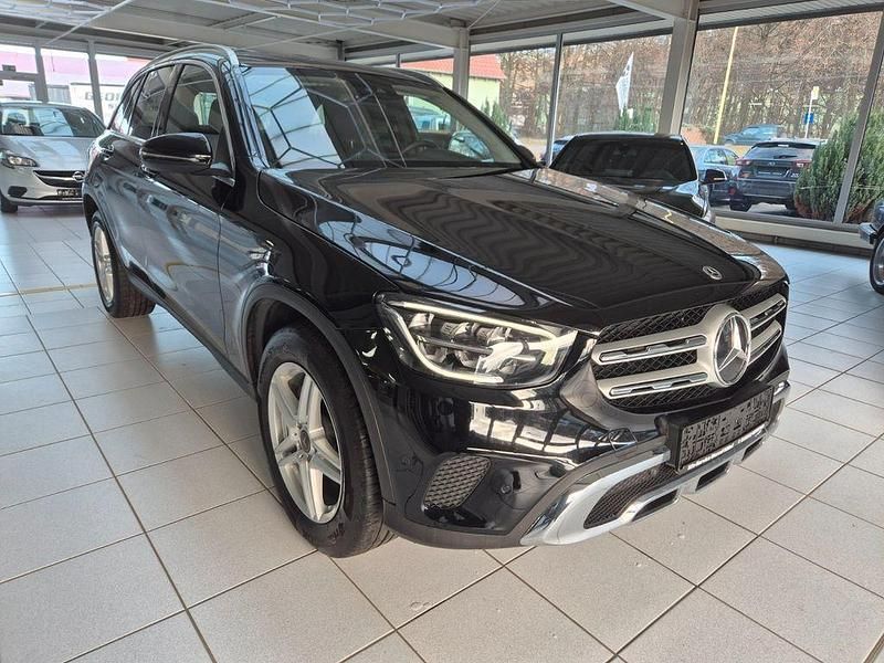Gebraucht Mercedes GLC300 245 PS (180 kW) 2021 Schwarz SUV