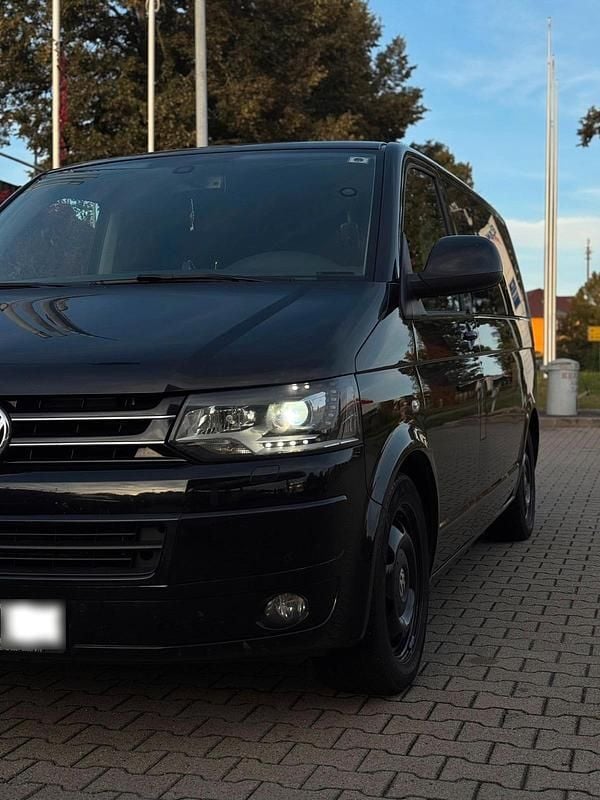 Second-hand VW T5 179 CP (131 kW) 2015 Negru Van