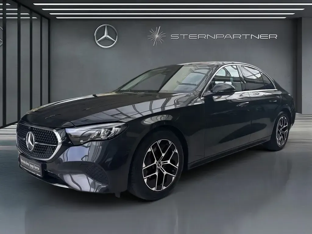 Gebraucht Mercedes E220 Avantgarde 197 PS (144 kW) 2025 Grau Limousine