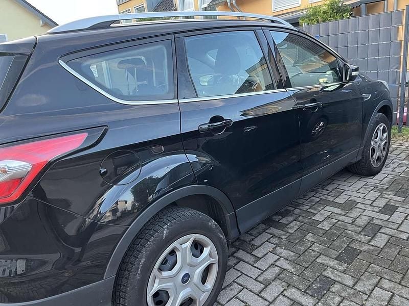 Schwarz Gebraucht 2017 Ford Kuga SUV | 8.000 € (Superpreis) - Bild 1/4