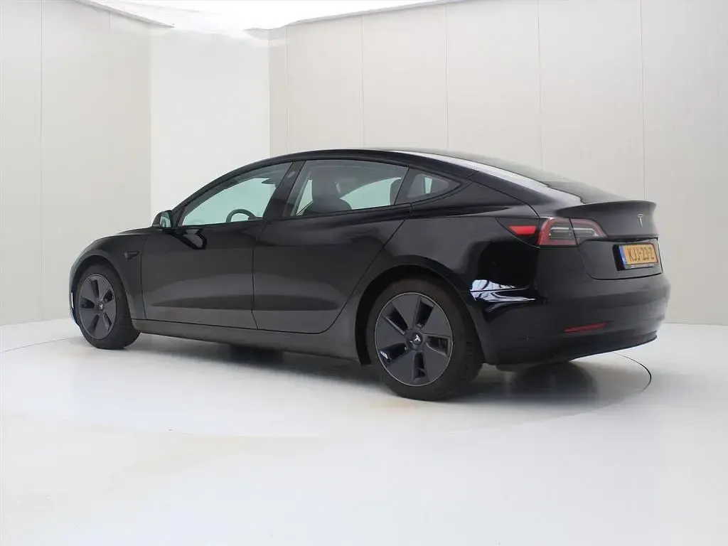 Gebraucht Tesla Model 3 Standard Range 225 kW (306 PS) 2023 Schwarz Limousine