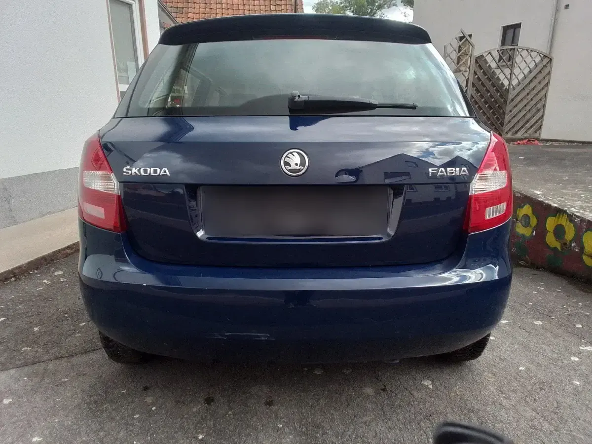 Gebraucht Skoda Fabia 60 PS (44 kW) 2013 Blau Kleinwagen