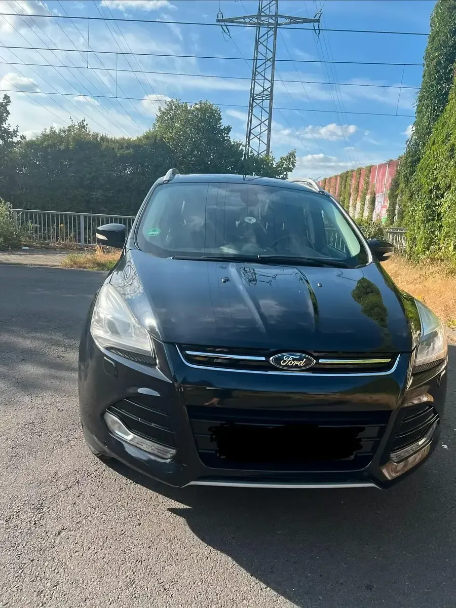 Gebraucht Ford Kuga Ambiente 163 PS (119 kW) 2013 Schwarz SUV