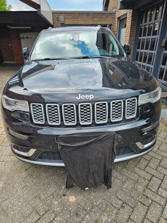 Schwarz Gebraucht 2019 Jeep Grand Cherokee Summit SUV | 25.700 € (Fairer Preis) - Bild 1/4