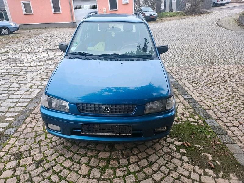 Brugt Mazda Demio 70 HK (51 kW) 1998 Blå Hatchback