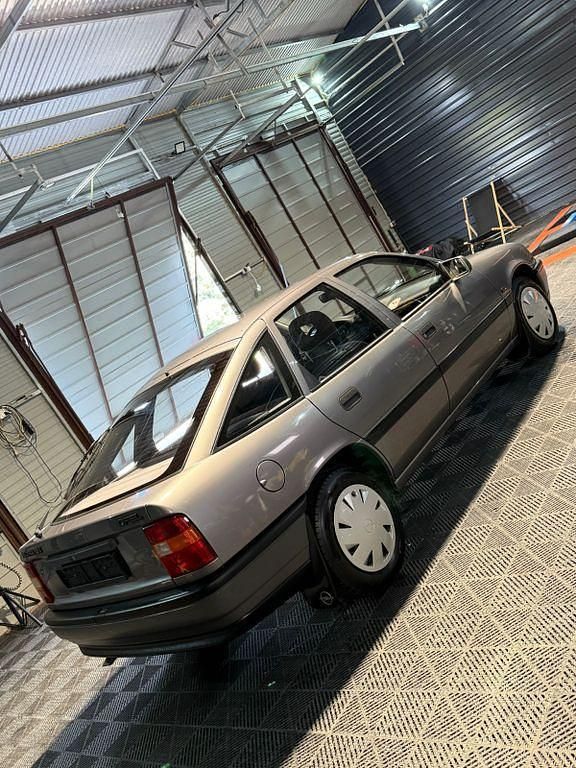 Gebraucht Opel Vectra 75 PS (55 kW) 1992 Grau Limousine
