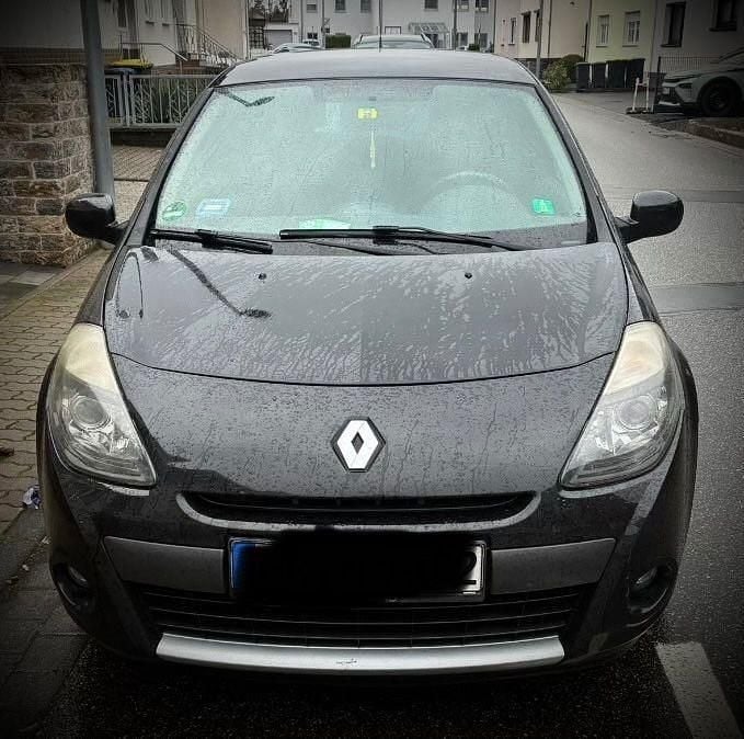 Schwarz Gebraucht 2009 Renault Clio II Dynamique Limousine | 2.500 € (Fairer Preis) - Bild 1/4