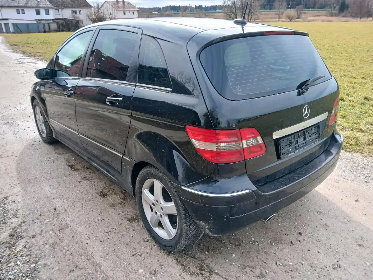 Gebraucht Mercedes B200 140 PS (102 kW) 2008 Schwarz Van / Kleinbus