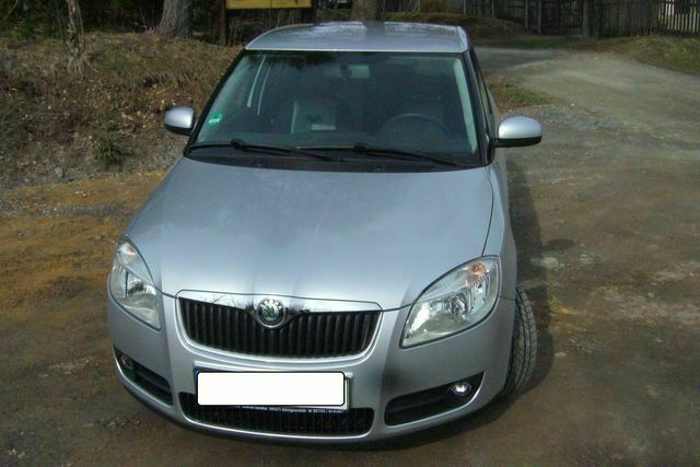 Gebraucht Skoda Fabia 60 PS (44 kW) 2010 Silber Kleinwagen