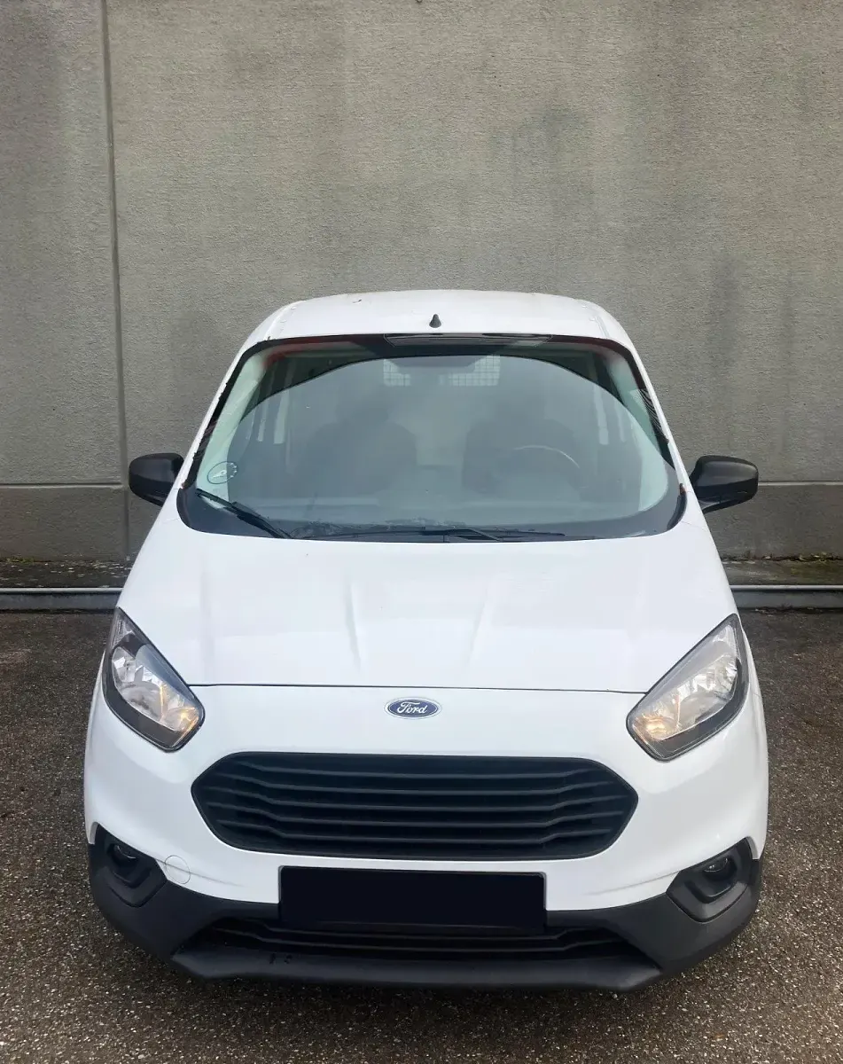 Gebraucht Ford Courier 101 PS (74 kW) 2020 Weiß Van / Kleinbus