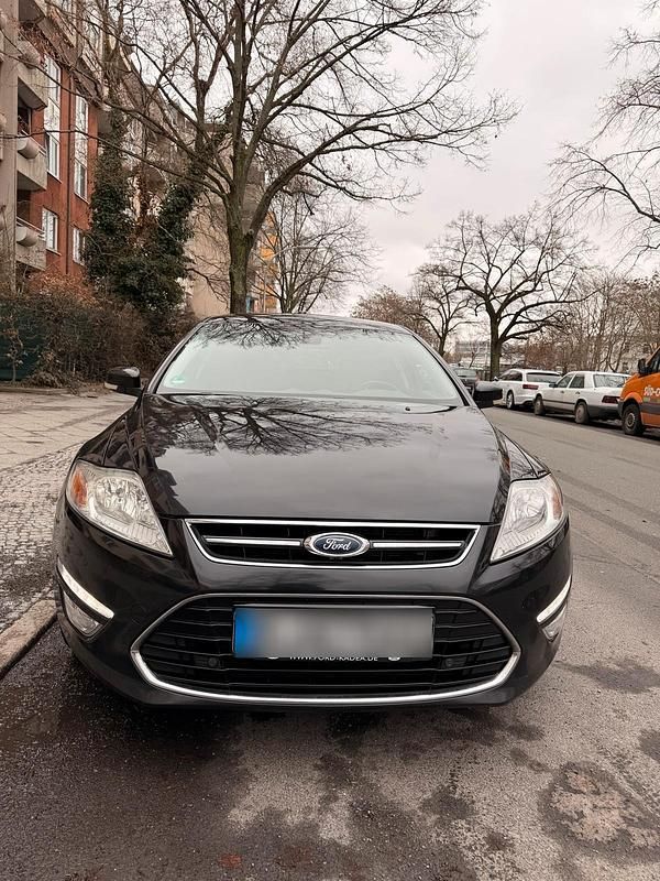 Gebraucht Ford Mondeo 140 PS (102 kW) 2012 Schwarz Limousine