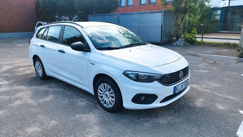 Weiß Gebraucht 2018 Fiat Tipo Easy Limousine | 8.950 € (Guter Preis) - Bild 1/4