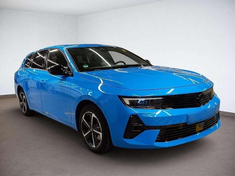 Gebraucht Opel Astra 131 PS (96 kW) 2025 Lackierung watteau grn/typ aus Kombi