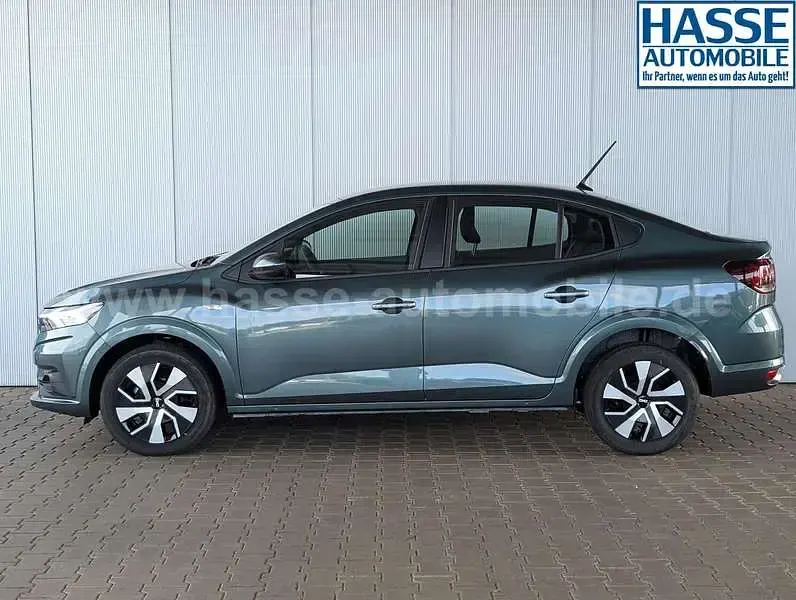 Używany Dacia Logan Expression 90 KM (66 kW) 2024 Zielony Sedan/Limuzyna