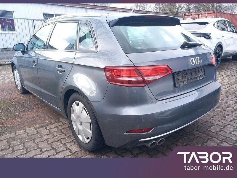 Gebraucht Audi A3 Sport 150 PS (110 kW) 2018 Grau Limousine