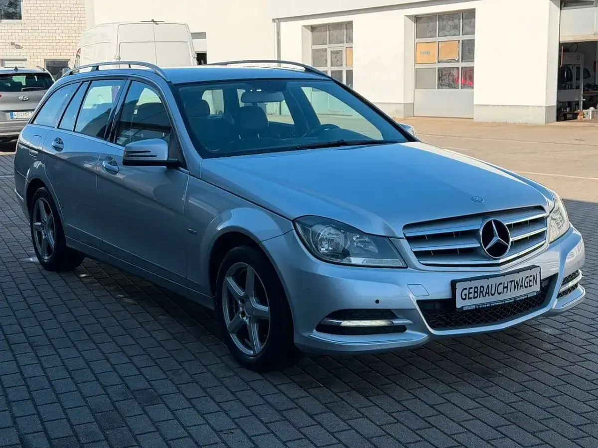 Gebraucht Mercedes C180 Avantgarde 156 PS (114 kW) 2011 Silber Kombi