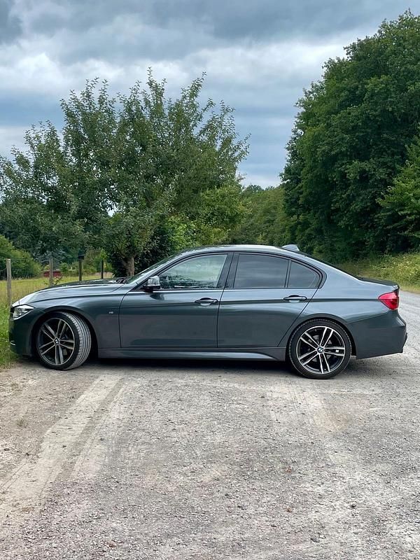 Gebraucht 2016 BMW 330 M Sport Limousine | 18.900 € (Superpreis) - Bild 1/4
