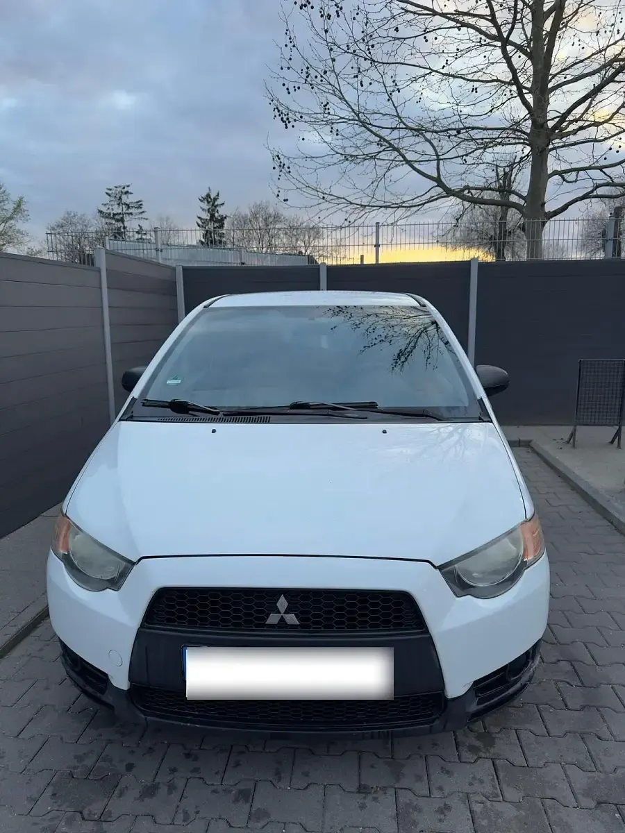 Usata Mitsubishi Colt 75 CV (55 kW) 2009 Bianco Utilitaria