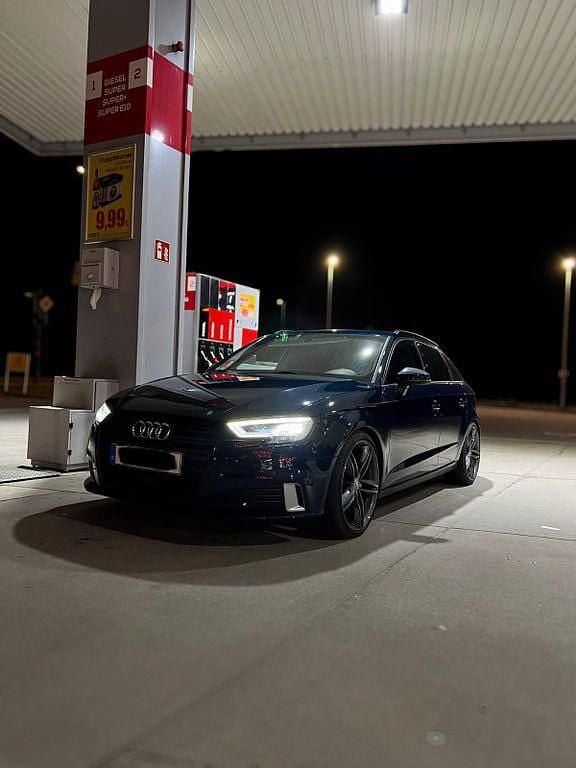 Gebraucht Audi A3 Sport 150 PS (110 kW) 2017 Blau Limousine