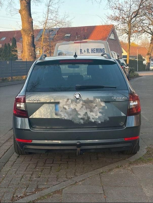 Gebraucht Skoda Octavia Clever 150 PS (110 kW) 2018 Grau Kombi