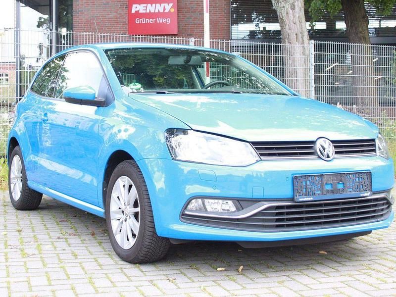 Blau Gebraucht 2014 VW Polo Comfortline Limousine | 4.190 € (Superpreis) - Bild 1/4