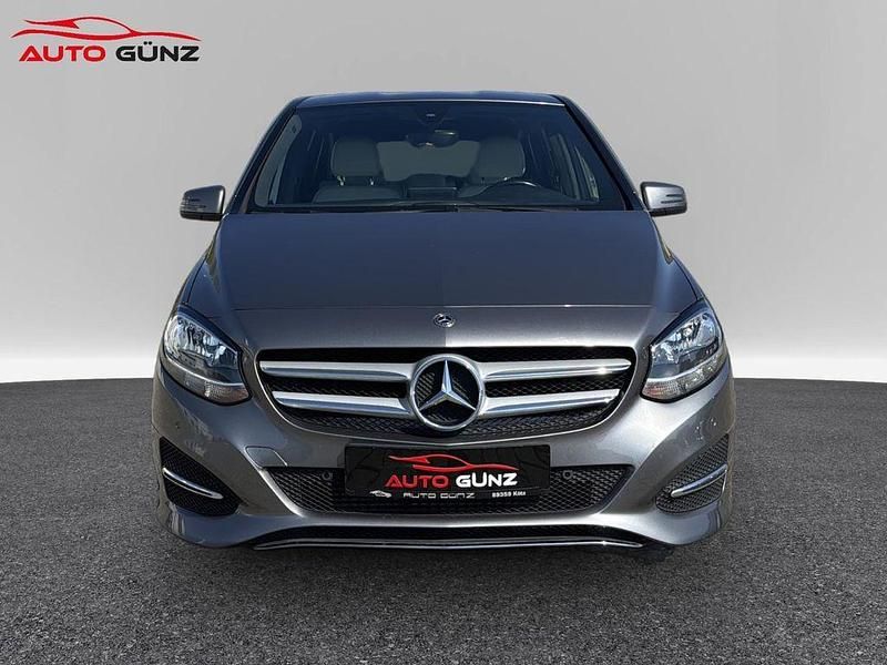 Gebraucht Mercedes B180 Urban 122 PS (89 kW) 2017 Grau Van / Kleinbus