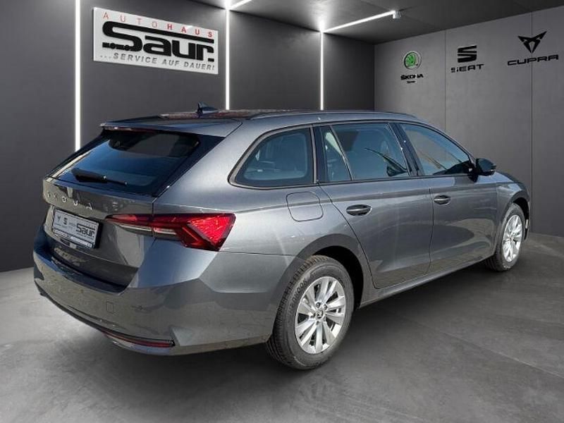 Gebraucht Skoda Octavia Selection 150 PS (110 kW) 2025 Grau Kombi