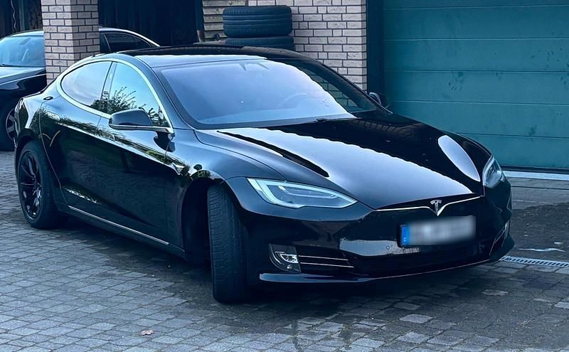 Schwarz Gebraucht 2019 Tesla Model S Kleinwagen | 22.000 € - Bild 1/4