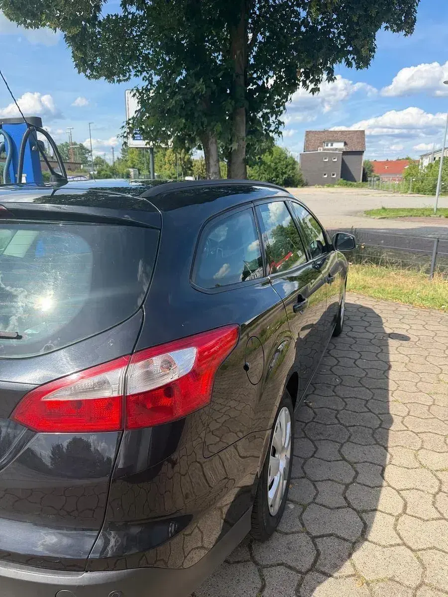 Gebraucht Ford Focus Titanium 116 PS (85 kW) 2011 Schwarz Kombi