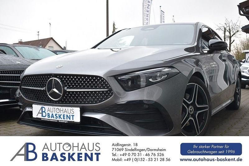 Grau Gebraucht 2024 Mercedes A200 AMG line Limousine | 31.980 € (Etwas zu teuer) - Bild 1/4