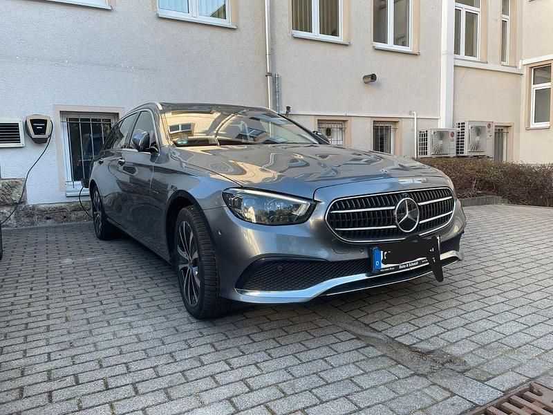 Gebraucht Mercedes E300 306 PS (225 kW) 2021 Grau Limousine