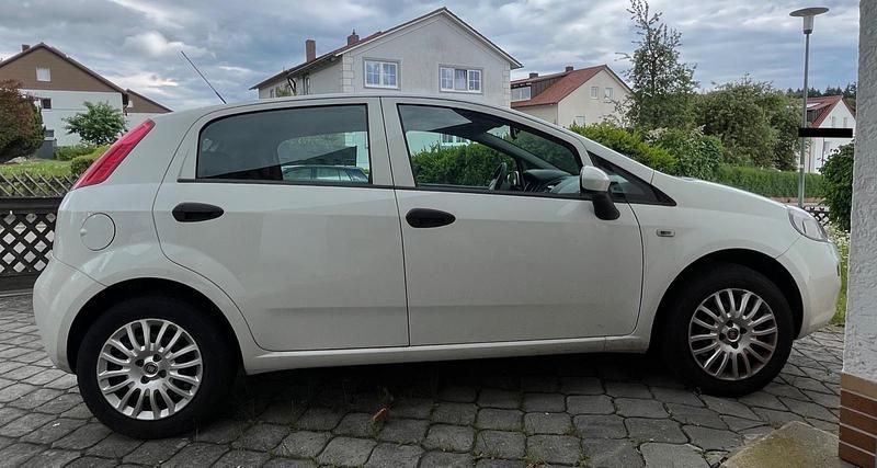Gebraucht Fiat Punto 78 PS (57 kW) 2017 Weiß Kleinwagen