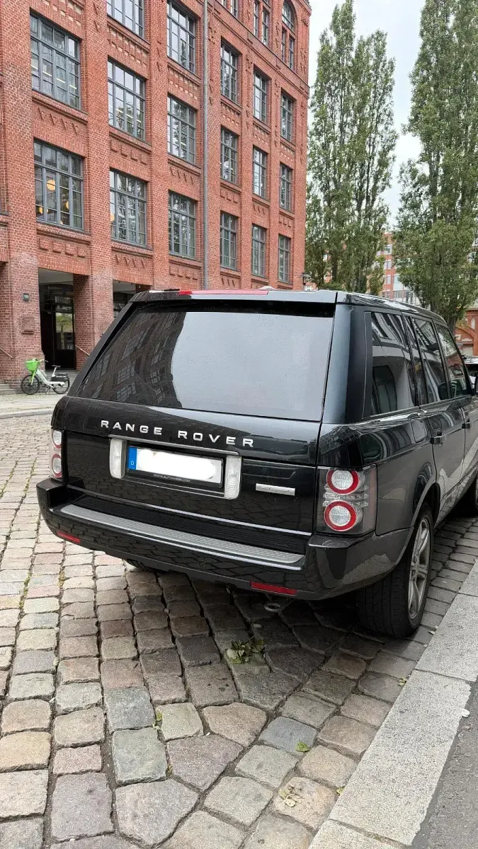 Gebraucht Land Rover Range Rover Autobiography 272 PS (200 kW) 2010 Schwarz SUV