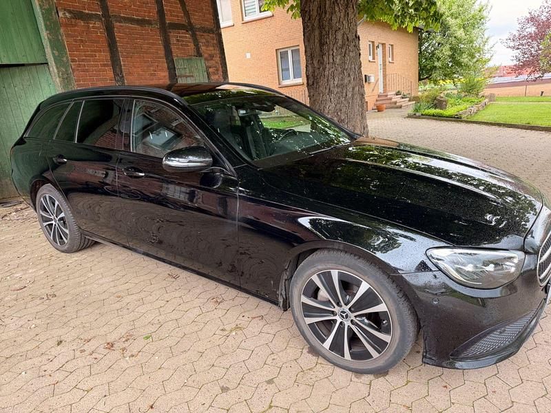 Gebraucht Mercedes E300 320 PS (235 kW) 2022 Schwarz Kombi