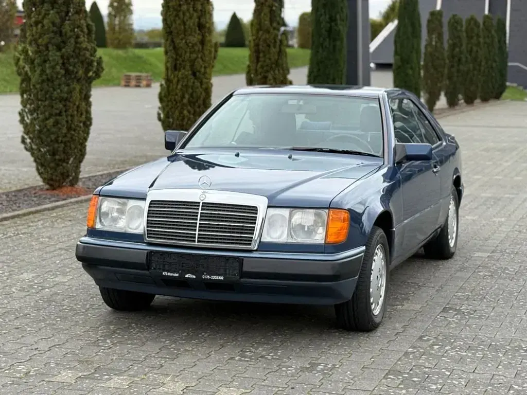 Gebraucht Mercedes 300 179 PS (131 kW) 1991 Blau Coupé