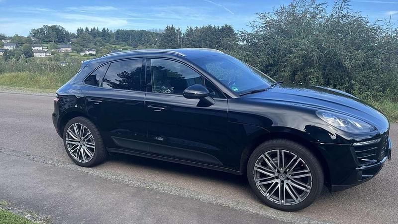 Schwarz Gebraucht 2014 Porsche Macan S SUV | 30.499 € (Etwas zu teuer) - Bild 1/4