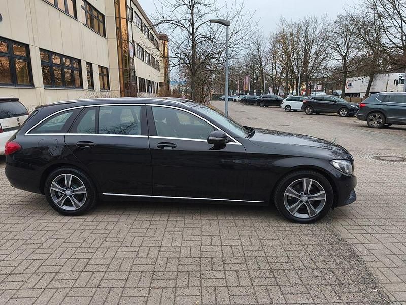 Gebraucht Mercedes C220 Edition 1 170 PS (125 kW) 2016 Schwarz Kombi