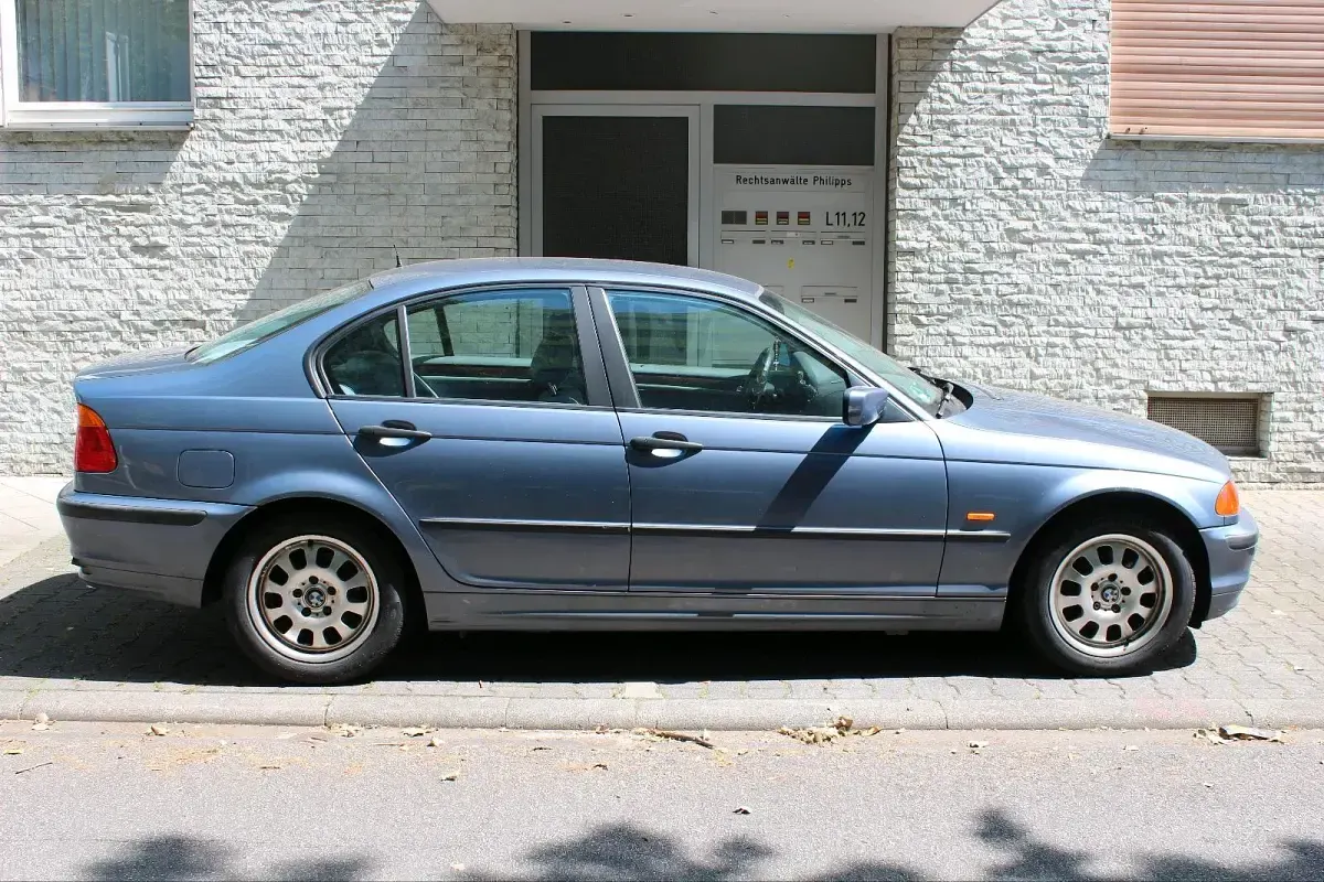 Gebraucht BMW 318 118 PS (86 kW) 2000 Andere farben Limousine