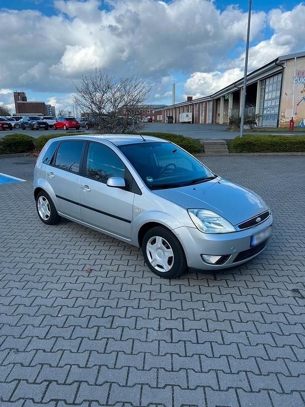 Gebraucht Ford Fiesta 80 PS (58 kW) 2005 Grau Kleinwagen