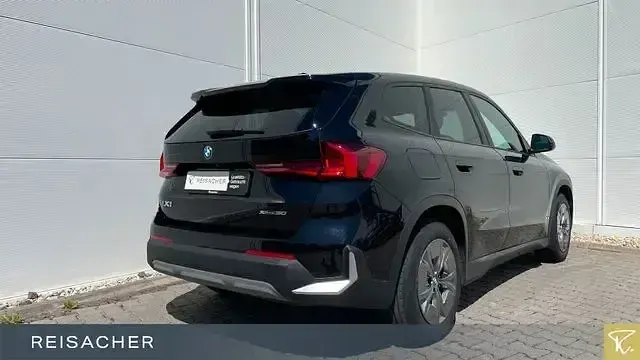 Gebraucht BMW iX1 Sport Line 230 kW (313 PS) 2024 Schwarz SUV
