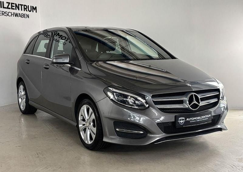 Gebraucht Mercedes B200 Urban 156 PS (114 kW) 2015 Grau Van / Kleinbus