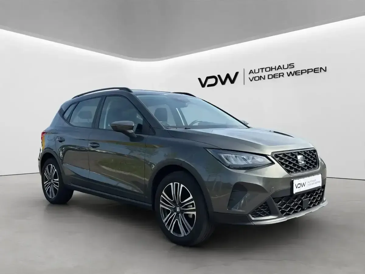 Gebraucht Seat Arona Style 116 PS (85 kW) 2024 Grau SUV