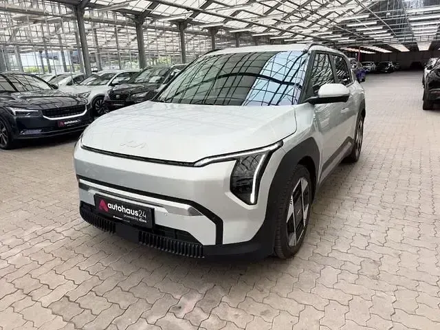 Używany Kia EV3 Earth 150 kW (204 KM) 2025 Srebrny SUV