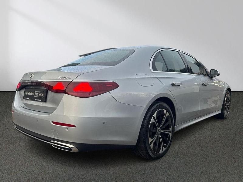 Gebraucht Mercedes E300 Avantgarde 197 PS (144 kW) 2024 Silber Limousine